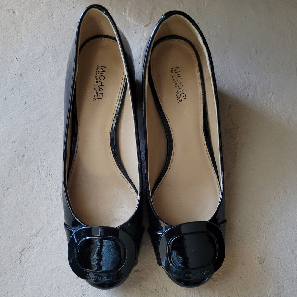 Michael Kors Pauline Black Patent Leather Round Toe Block Heel Pump Shoes US 7M